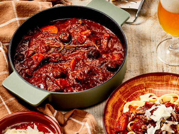 Italiaanse sukade stoofpot met tagliatelle